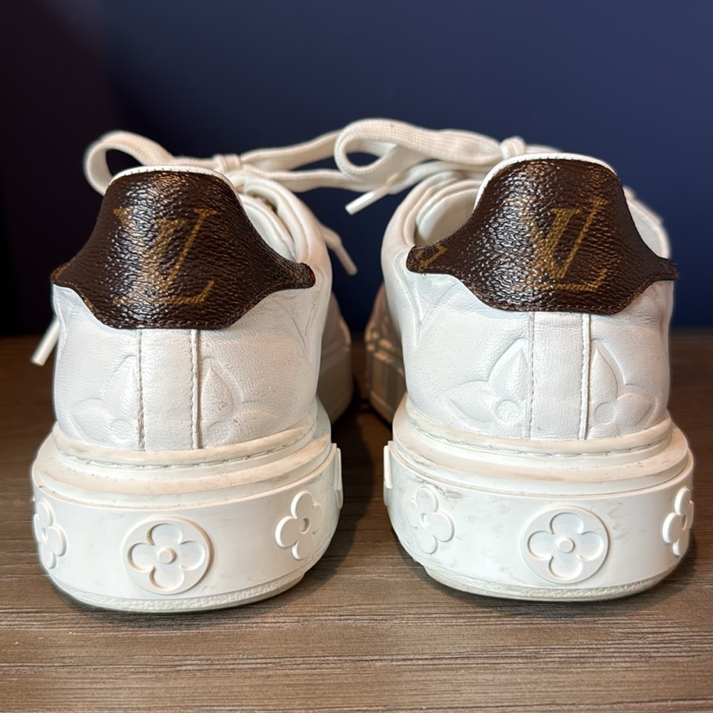 Louis Vuitton women’s Time Out Sneakers white size 37.5 - Picture 6 of 13